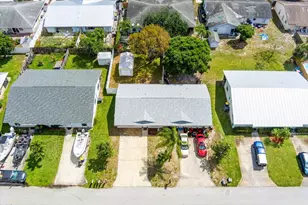 8997 SE Sandy Ln, Hobe Sound, FL 33455 - Photo 3