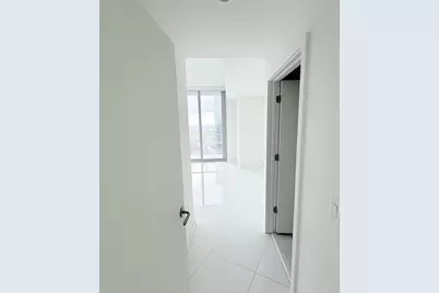 851 NE 1st Avenue #3202, Miami, FL 33130 - Photo 9