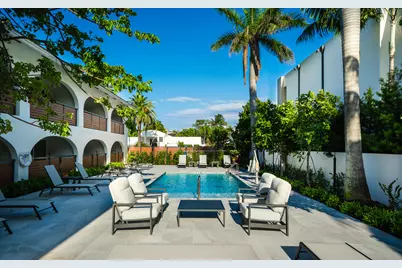 1075 Spanish River Road #7, Boca Raton, FL 33432 - Photo 9