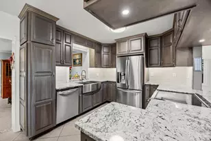 1671 SE 11th St, Stuart, FL 34996 - Photo 9