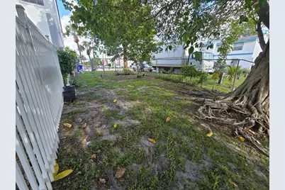 7900 SW 7th Place, North Lauderdale, FL 33068 - Photo 21