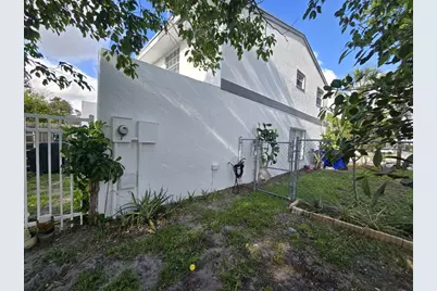 7900 SW 7th Place, North Lauderdale, FL 33068 - Photo 15