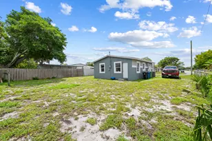 2571 NW 18th Ct, Fort Lauderdale, FL 33311 - Photo 23