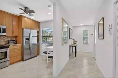 8310 Casa Del Lago #D, Boca Raton, FL 33433 - Photo 5
