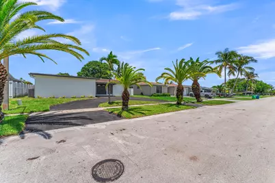 9351 NW 20th Place, Sunrise, FL 33322 - Photo 45