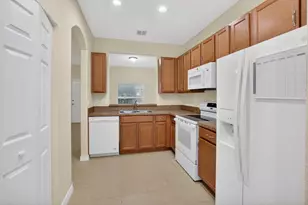 340 Lake Monterey Cir, Boynton Beach, FL 33426 - Photo 25