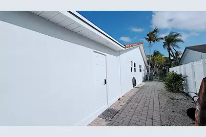 411 SE 4th Street, Dania Beach, FL 33004 - Photo 69