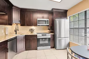 5023 E Society Pl Pl E, West Palm Beach, FL 33415 - Photo 5