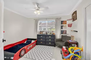 2402 NW 30th St, Boca Raton, FL 33431 - Photo 17