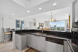 2640 Lake Shore Dr, Riviera Beach, FL 33404 - Photo 5