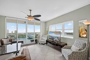 2640 Lake Shore Dr, Riviera Beach, FL 33404 - Photo 15