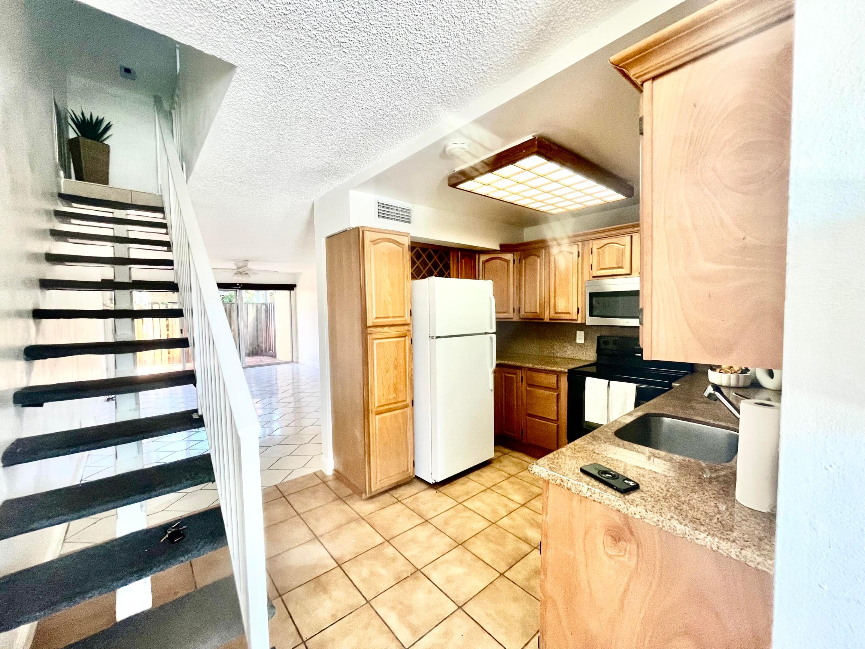 15385 S Dixie Hwy #12 - 15385 S Dixie Hwy #12, Palmetto Bay, FL 33157 Luxury Property | Jose Angel Pina