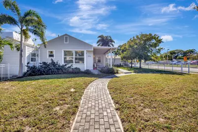 736 Rockland Drive, West Palm Beach, FL 33405 - Photo 3