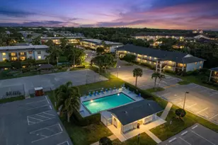 1201 SE Parkview Pl, Stuart, FL 34994 - Photo 1