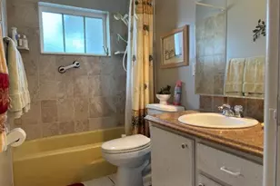 2936 Crosley Dr E, West Palm Beach, FL 33415 - Photo 11