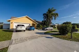 2554 SW 23rd Cranbrook Dr, Boynton Beach, FL 33436 - Photo 1
