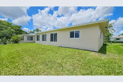 7180 NW 10th Court, Margate, FL 33063 - Photo 9