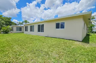 7180 NW 10th Ct, Margate, FL 33063 - Photo 9
