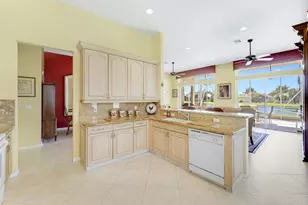 9920 Mantova Dr, Lake Worth, FL 33467 - Photo 11