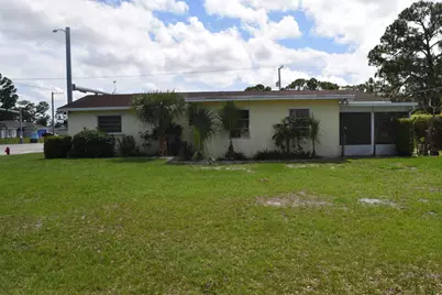 1881 SE Airoso Boulevard, Port Saint Lucie, FL 34984 - Photo 11