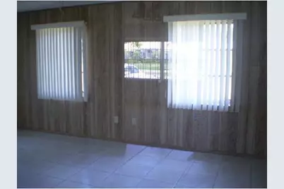 1881 SE Airoso Boulevard, Port Saint Lucie, FL 34984 - Photo 5