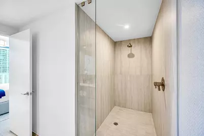 77 SE 5th Street #2014, Miami, FL 33131 - Photo 23