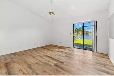 5537 Parkwalk Circle E, Boynton Beach, FL 33472 - Photo 9
