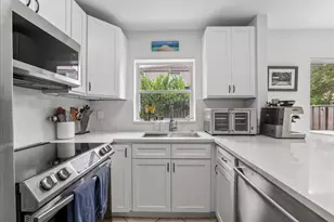 10870 NW 12th Dr, Plantation, FL 33322 - Photo 5