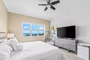 2650 Lake Shore Dr, Riviera Beach, FL 33404 - Photo 11