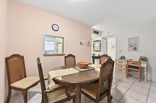701 Lori Dr, Palm Springs, FL 33461 - Photo 13