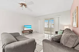 701 Lori Dr, Palm Springs, FL 33461 - Photo 9
