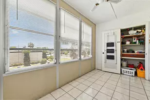 701 Lori Dr, Palm Springs, FL 33461 - Photo 17