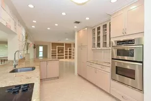 437 French Royale Cir, Atlantis, FL 33462 - Photo 21