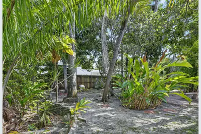 742 Hollywood Boulevard, Hollywood, FL 33019 - Photo 33