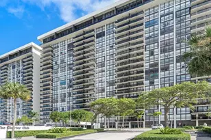 600 NE 36th St, Miami, FL 33137 - Photo 3