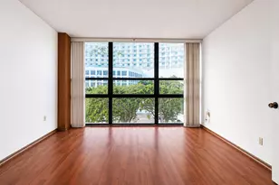600 NE 36th St, Miami, FL 33137 - Photo 7
