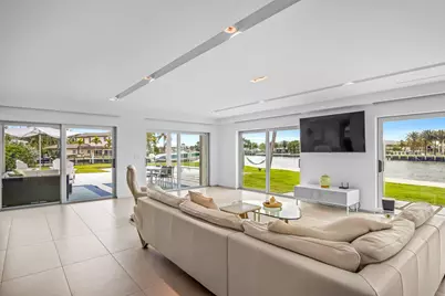 35 Castle Harbor Isle Drive, Fort Lauderdale, FL 33308 - Photo 17