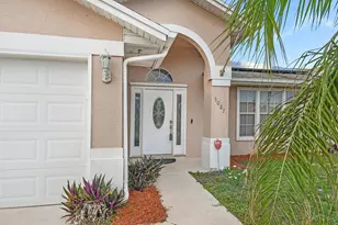 3087 SE Galt Cir, Port Saint Lucie, FL 34984 - Photo 3