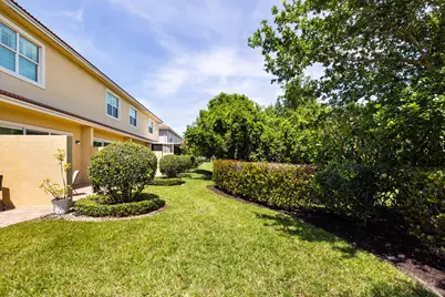680 SW Glen Crest Way, Stuart, FL 34997 - Photo 15