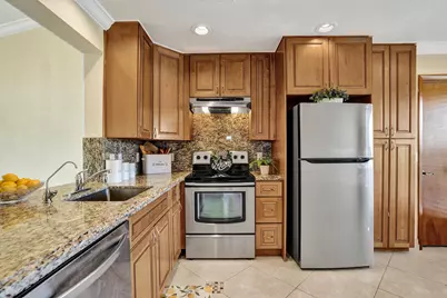 2105 SW 17th Circle, Deerfield Beach, FL 33442 - Photo 7