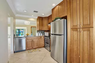 2105 SW 17th Circle, Deerfield Beach, FL 33442 - Photo 11