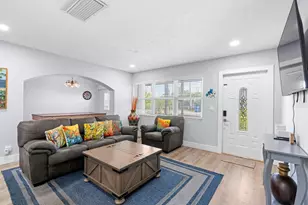 702 W Bloxham St, Lantana, FL 33462 - Photo 5