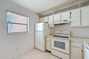 1065 NW 106th Terrace, Pembroke Pines, FL 33026 - Photo 11