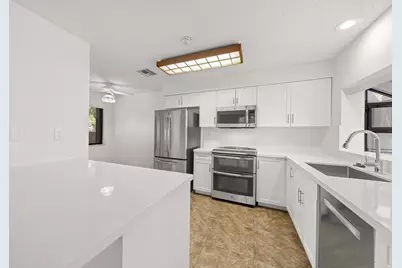 9415 Chelsea Drive N, Plantation, FL 33324 - Photo 7