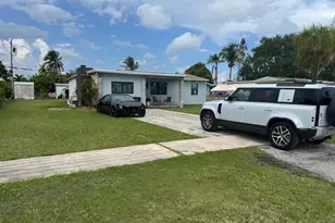 1561 NE 14th St, Homestead, FL 33033 - Photo 3