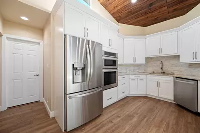245 Avalon Avenue, Lauderdale by the Sea, FL 33308 - Photo 17