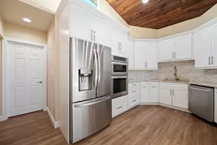 245 Avalon Ave, Lauderdale by the Sea, FL 33308 - Photo 17