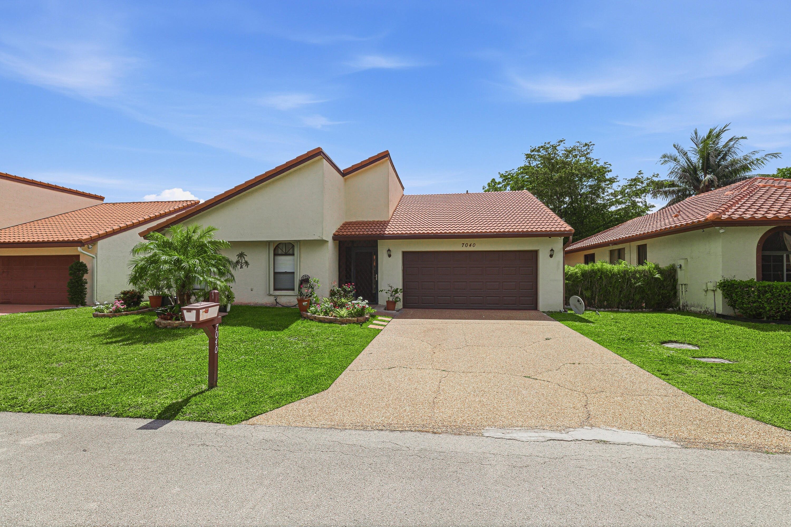 7040 Golf Pointe Cir - 7040 Golf Pointe Cir, Tamarac, FL 33321 Luxury Property | Jose Angel Pina