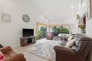 7040 Golf Pointe Cir, Tamarac, FL 33321 - Photo 17