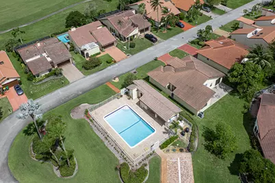 7040 Golf Pointe Circle, Tamarac, FL 33321 - Photo 31